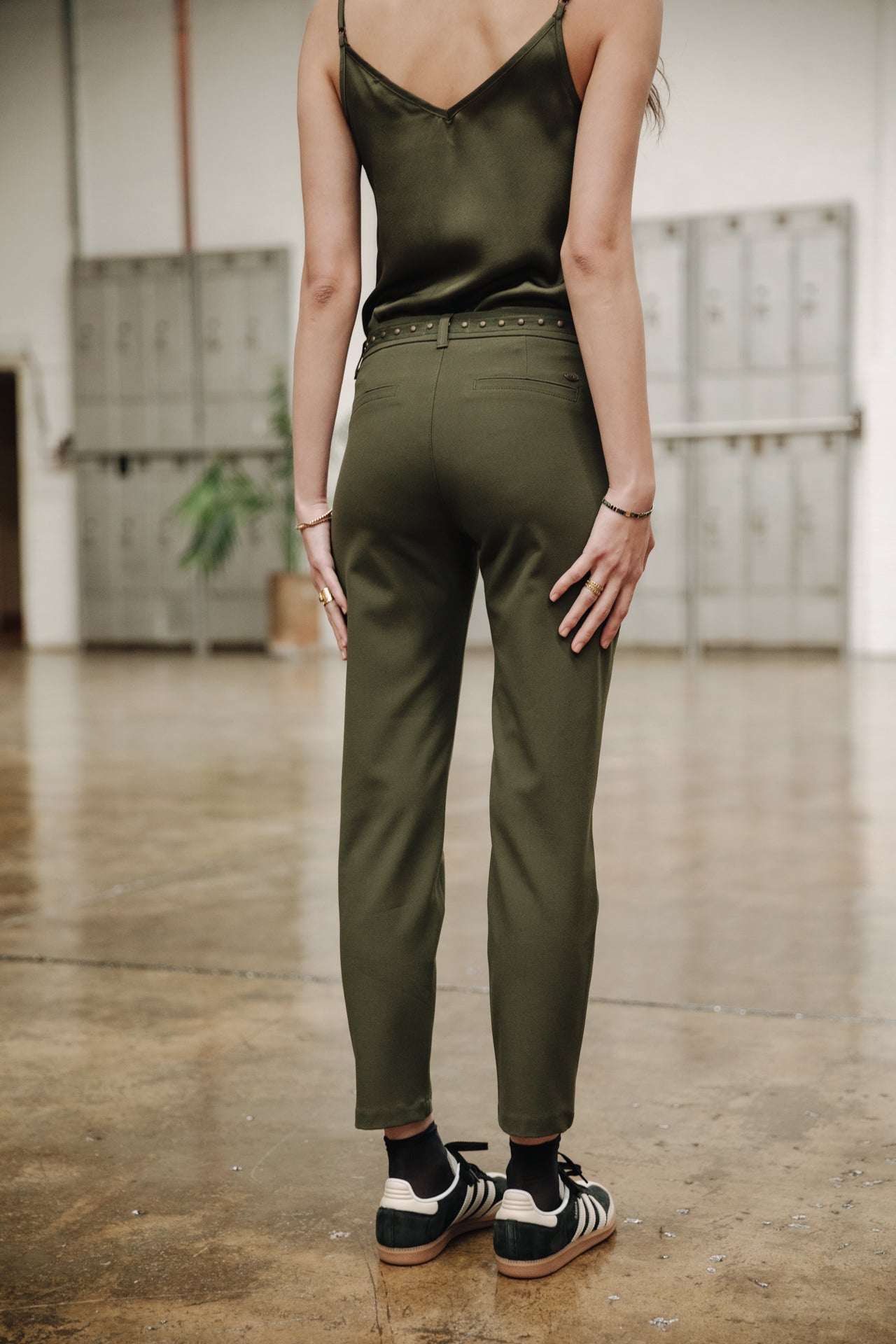 

Pantalón city slim Mujer Claudia Polyneo tea leaf | Freeman T. Porter