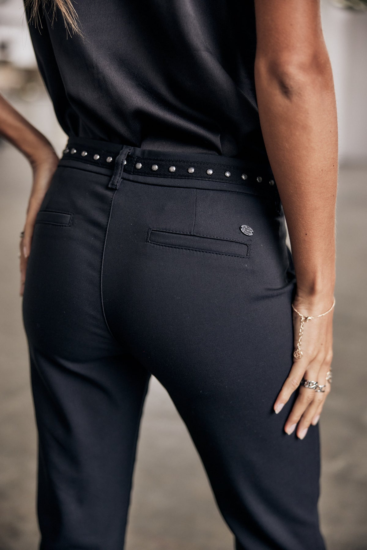 

Pantalón city slim 7/8 Mujer Claudia Polyneo black | Freeman T. Porter
