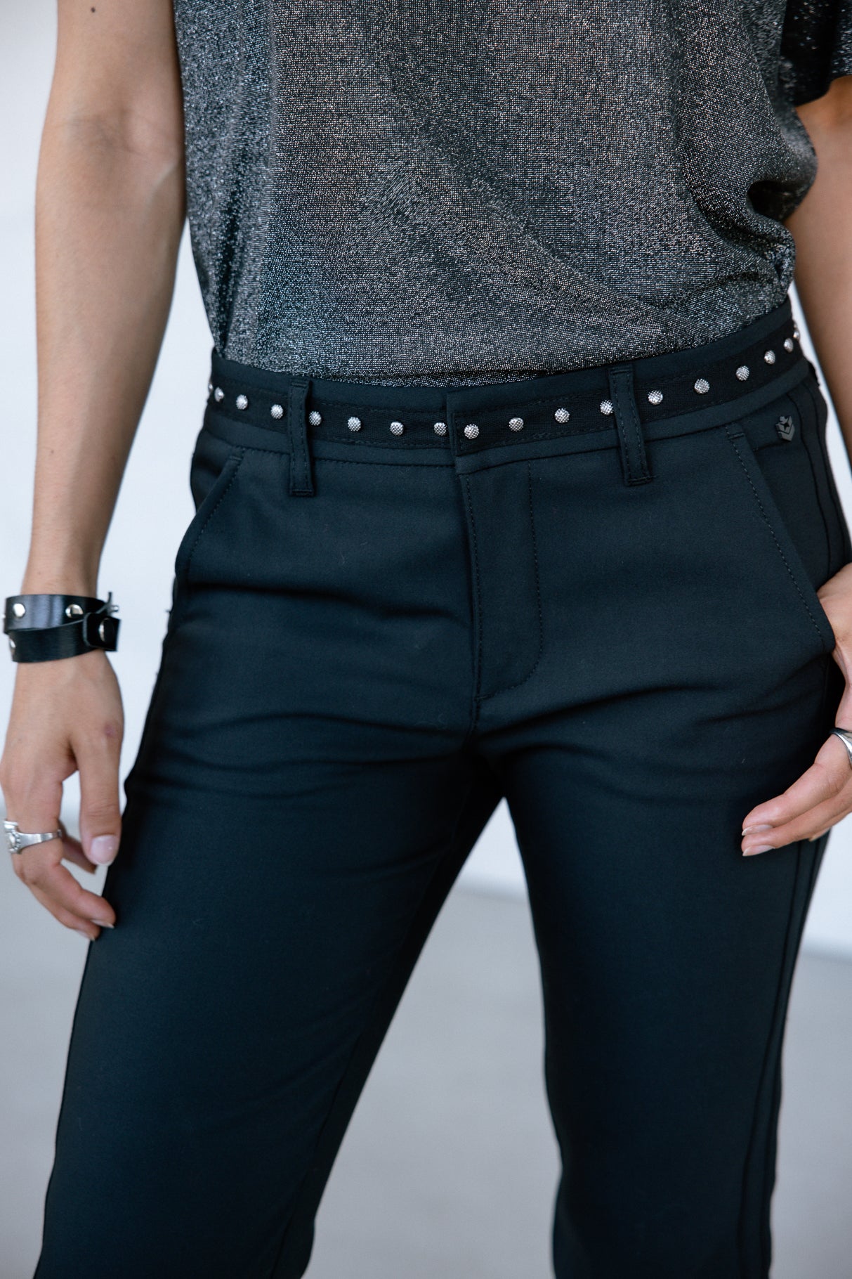
              

Schlanke Hose Frau Claudia Polyneo black | Freeman T. Porter
            