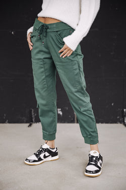 

Slim Fit Cargohose Damen Celine Dobby evergreen | Freeman T. Porter