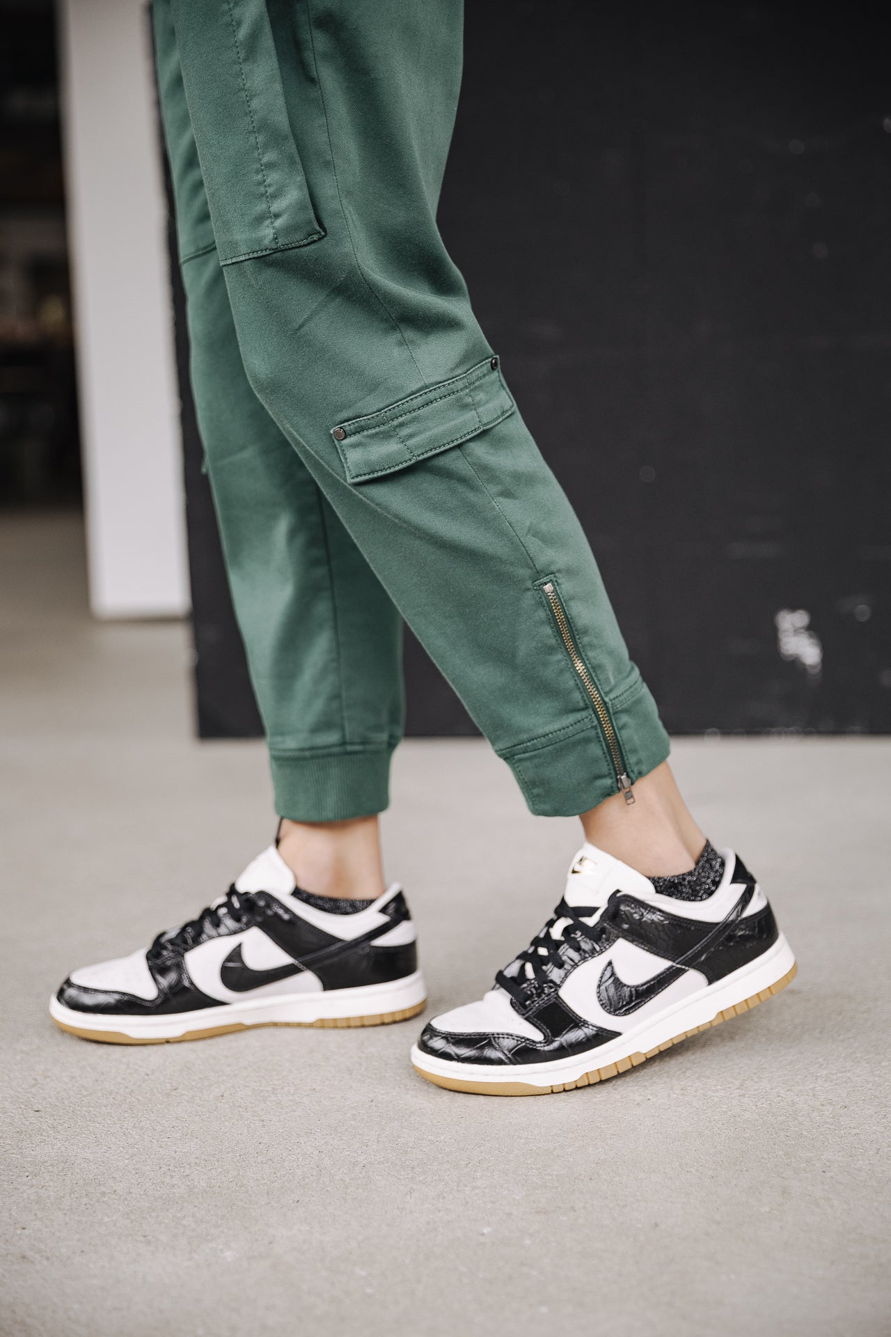 

Pantalon cargo slim Femme Celine Dobby evergreen | Freeman T. Porter