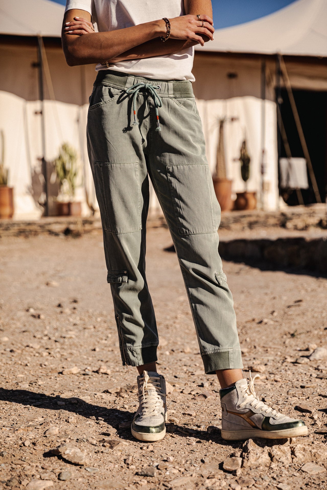   
            

Cargo-Hose Frau Celine Jazz lily pad | Freeman T. Porter
          