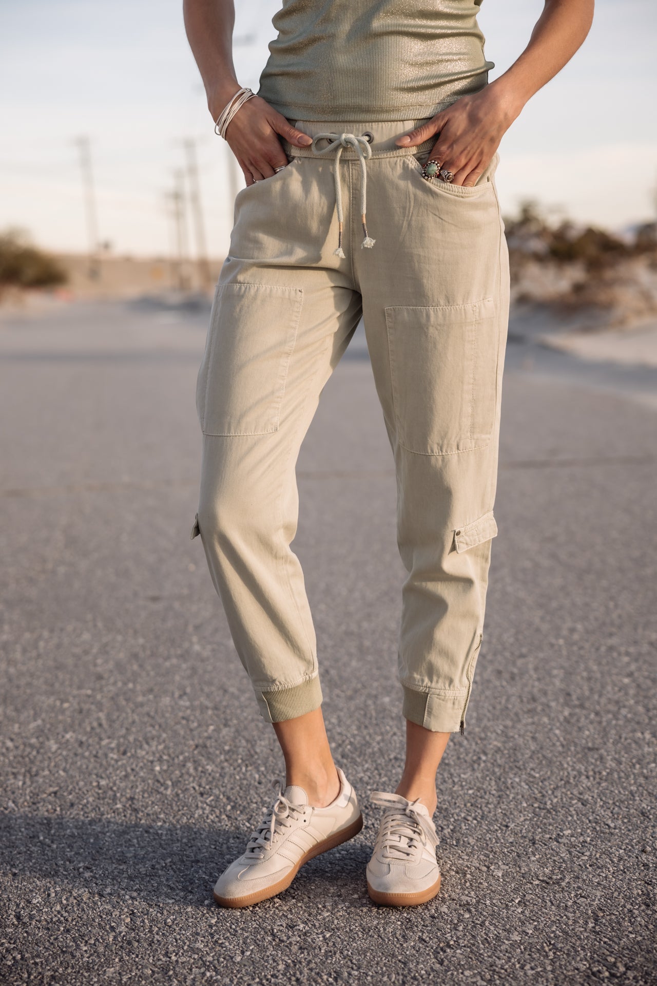   
            

Cargo-Hose Frau Celine Jazz desert sage | Freeman T. Porter
          