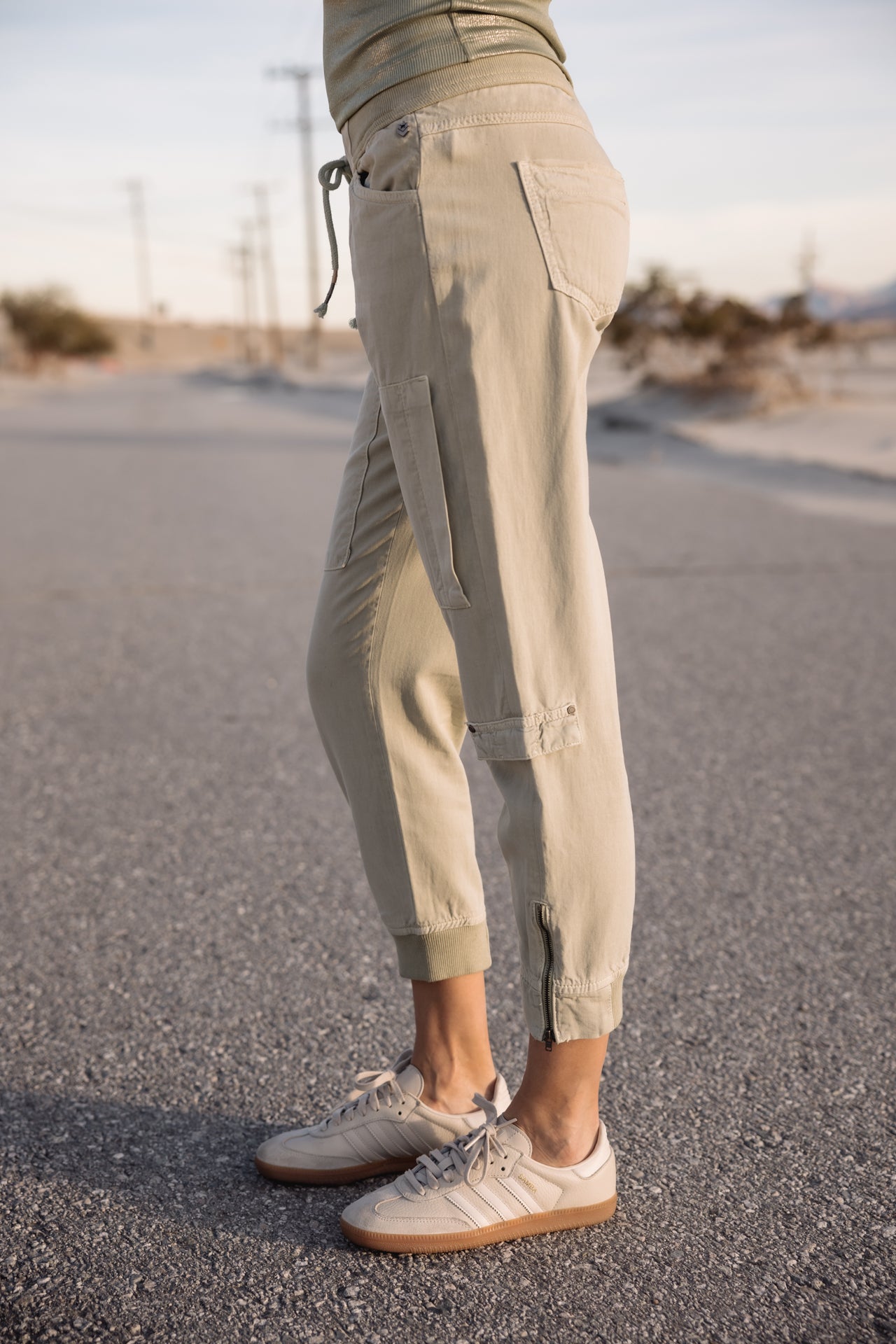 

Cargo pants Woman Celine Jazz desert sage | Freeman T. Porter