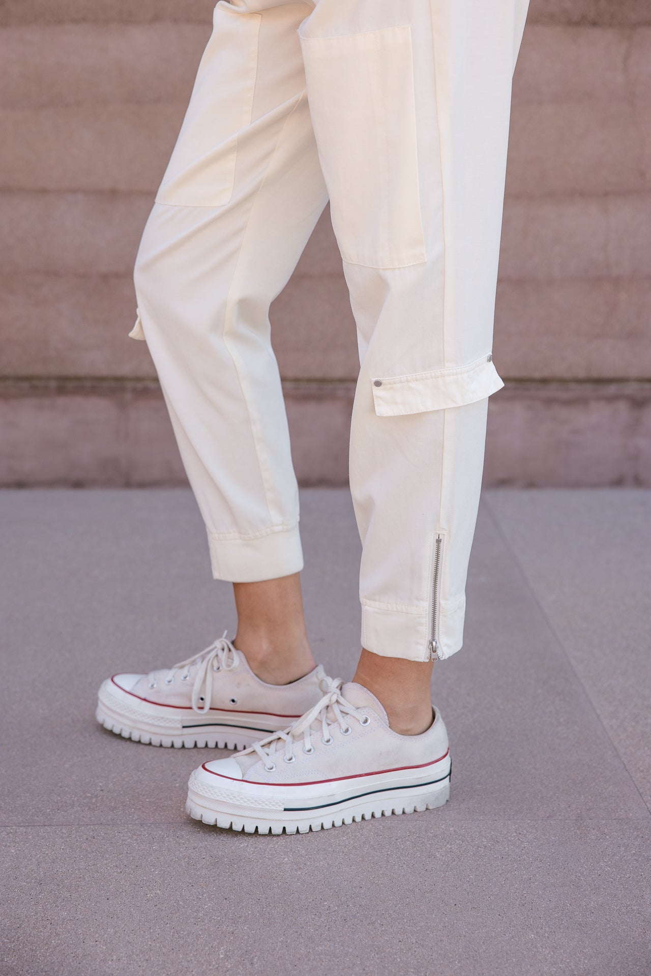 
              

Pantalon cargo Femme Celine Jazz off white | Freeman T. Porter
            