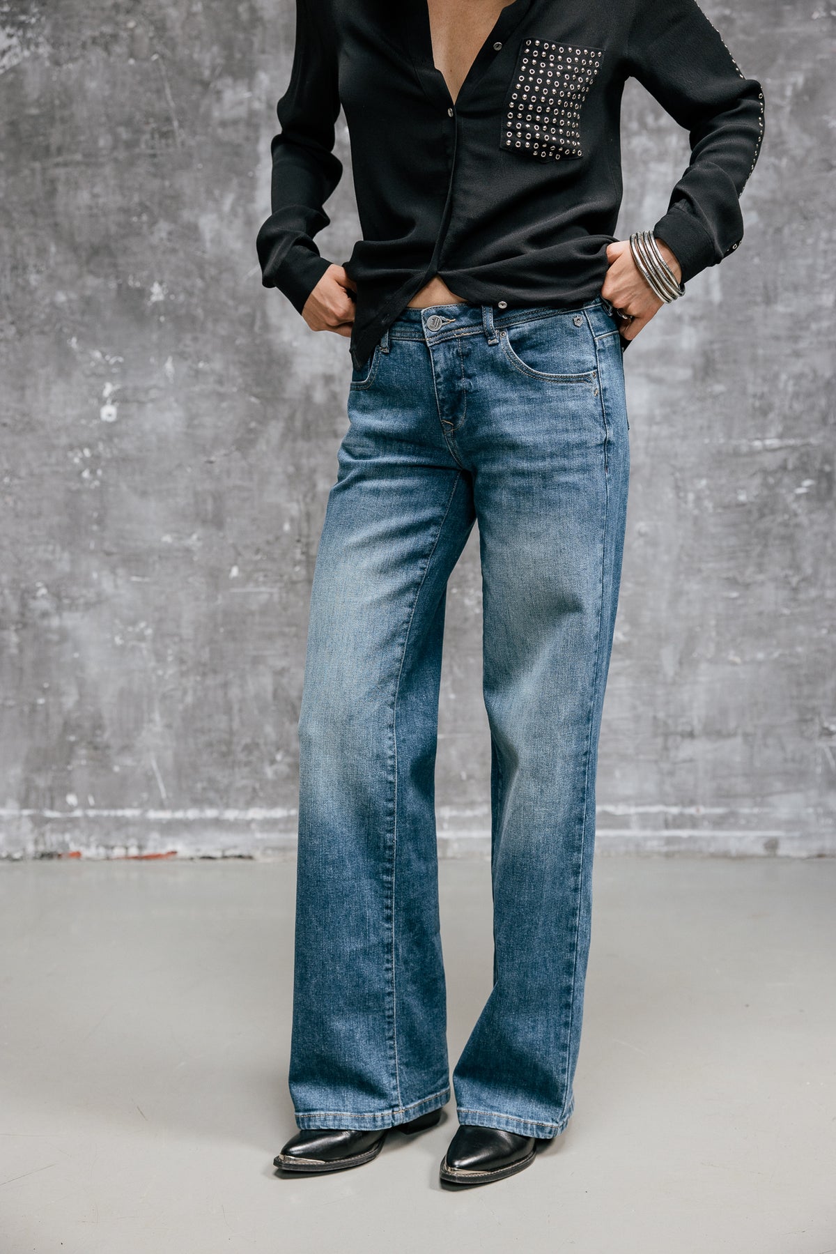   
            

Wide Leg Jeans mit niedriger Taille Damen Agatha banjo | Freeman T. Porter
          