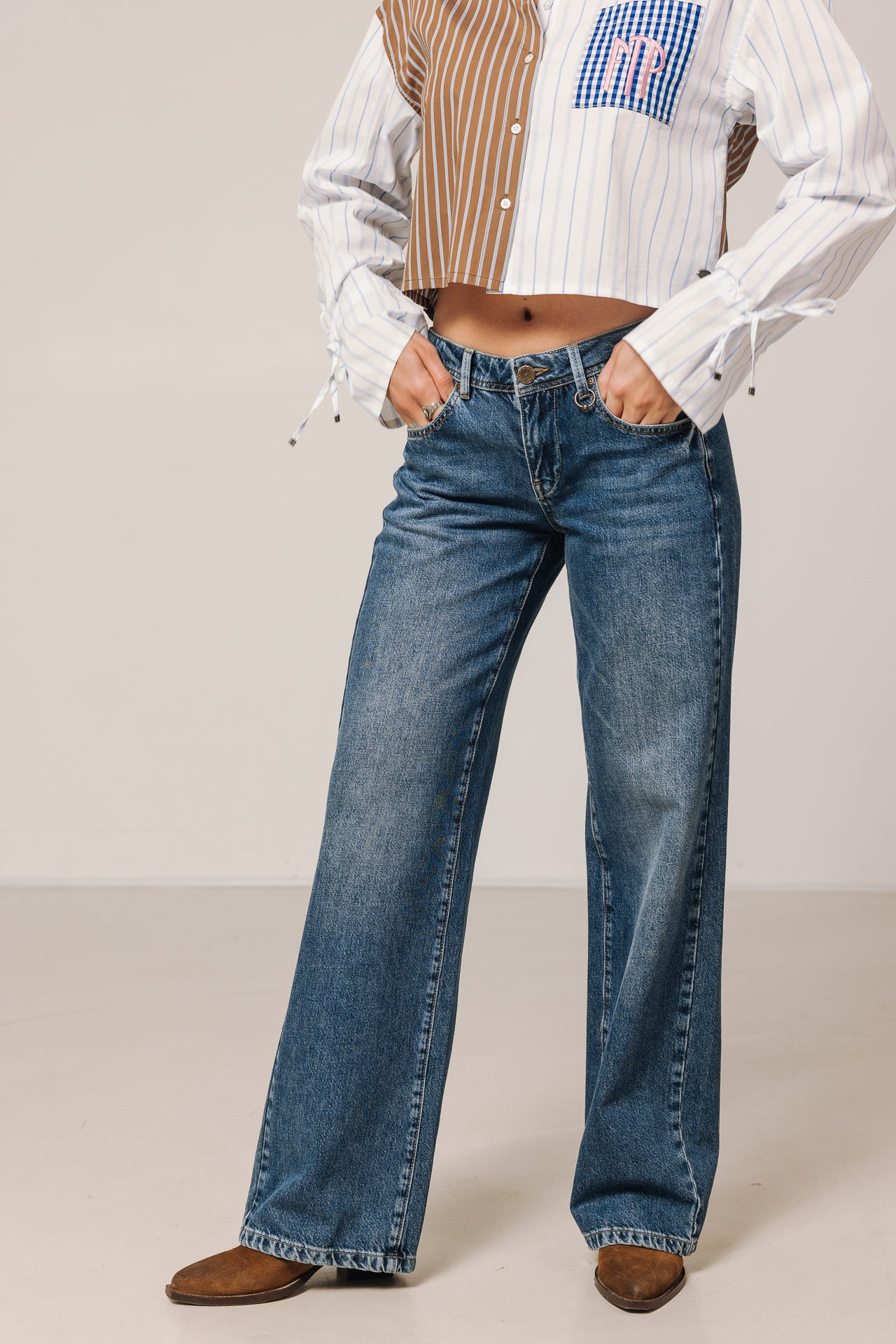   
            

Jeans large taille basse Femme Agatha magnus | Freeman T. Porter
          