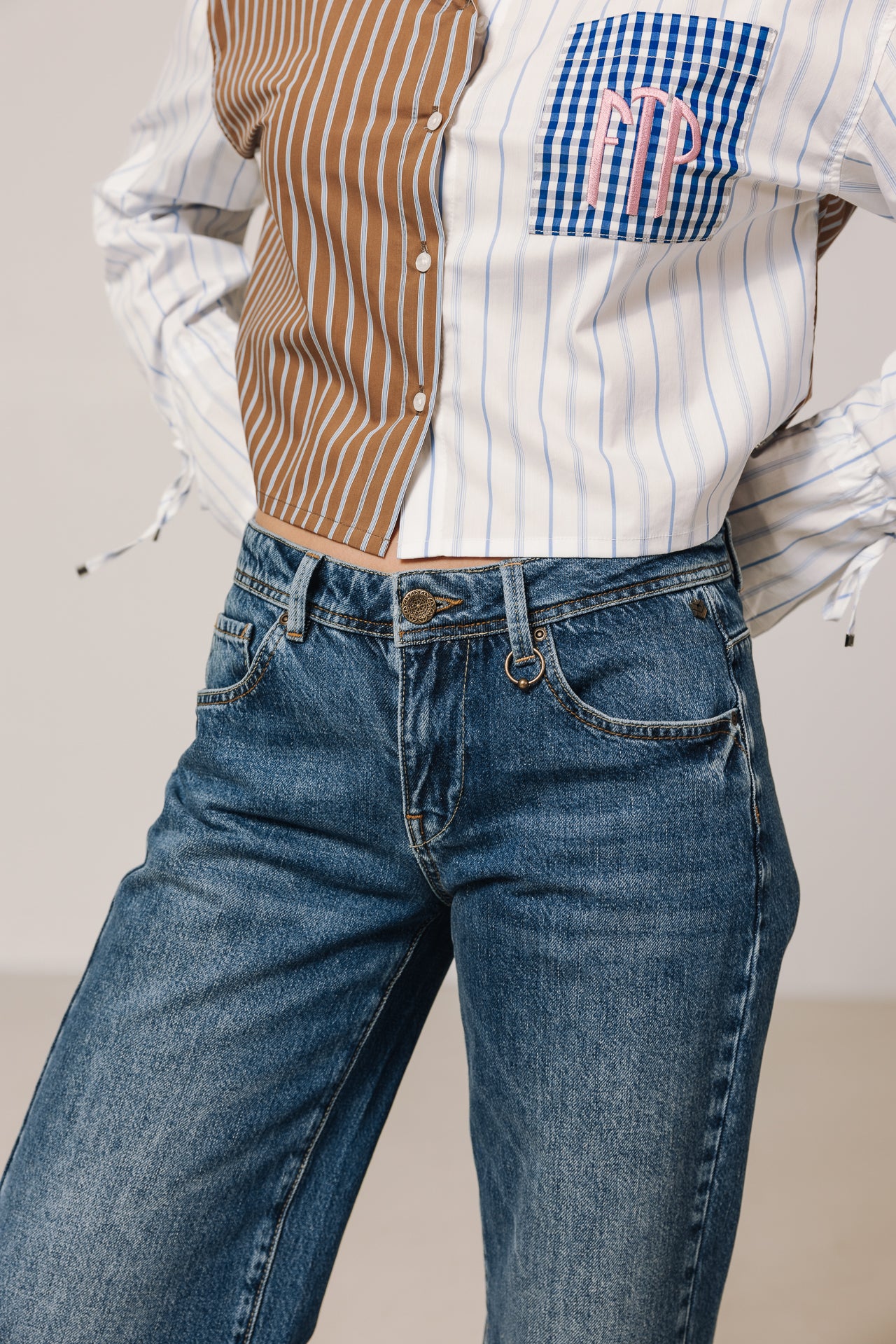 
              

Jeans large taille basse Femme Agatha magnus | Freeman T. Porter
            