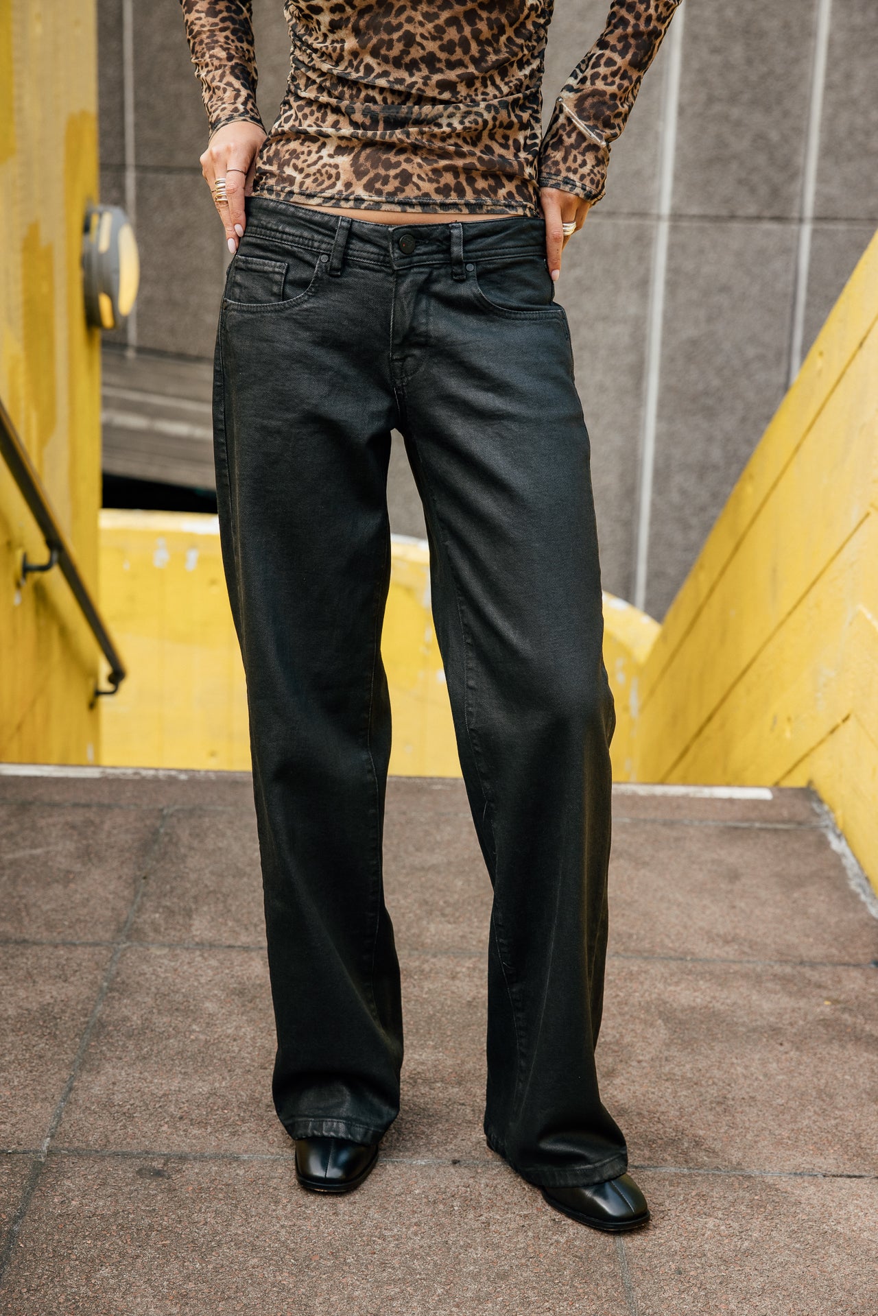 
              

Wide-Leg-Jeans mit niedriger Taille Damen Agatha plated | Freeman T. Porter
            