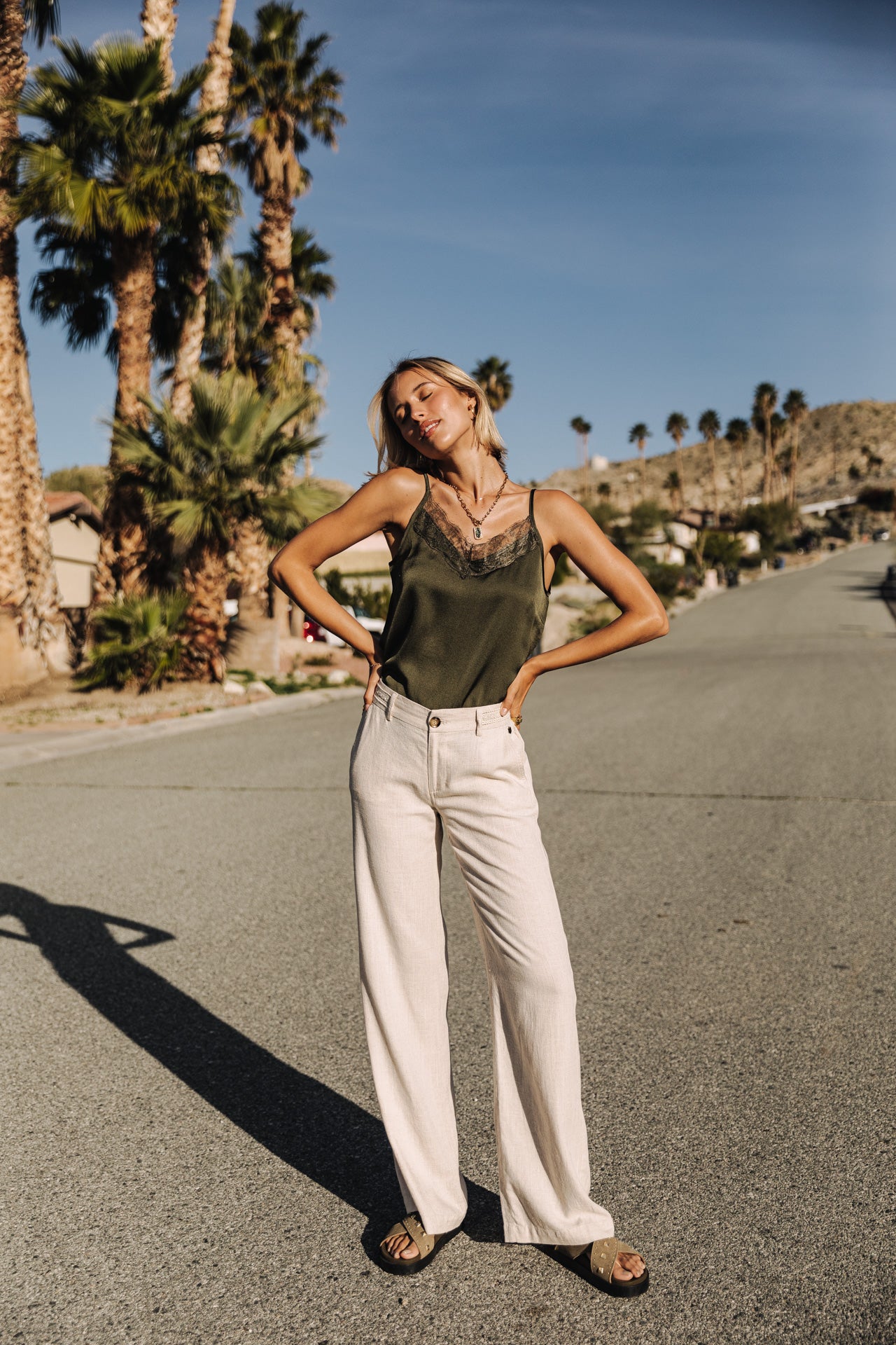 
              

Weite Leinenhose Frau Agatha simply taupe | Freeman T. Porter
            