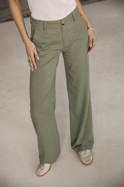 

Pantalon large taille basse en lin Femme Agatha Plain Linen deep lichen green | Freeman T. Porter