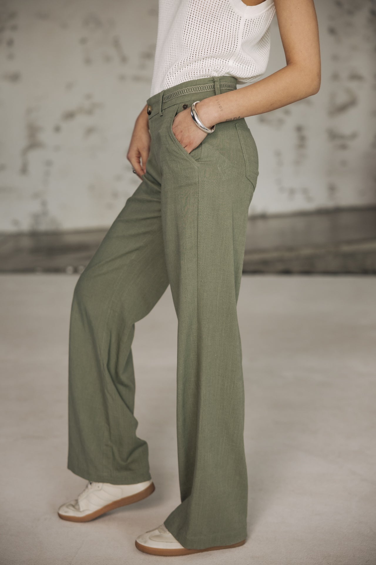
              

Weite Leinenhose Frau Agatha deep lichen green | Freeman T. Porter
            