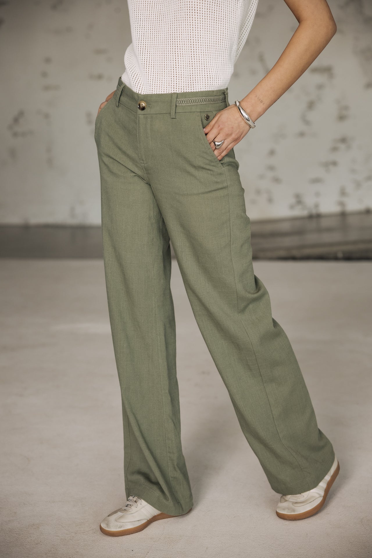 

Pantalon large en lin Femme Agatha deep lichen green | Freeman T. Porter