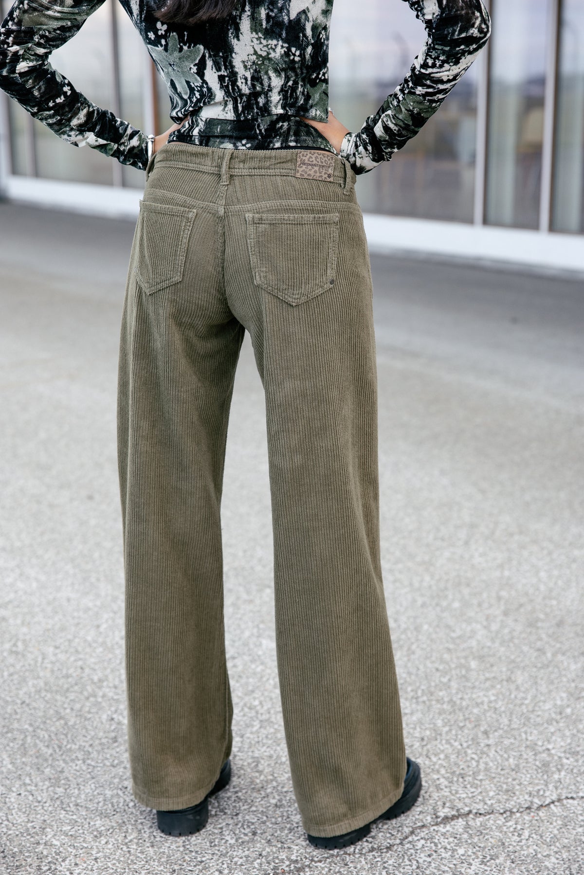 

Low rise wide leg broek Dames Agatha Veluto forest night | Freeman T. Porter