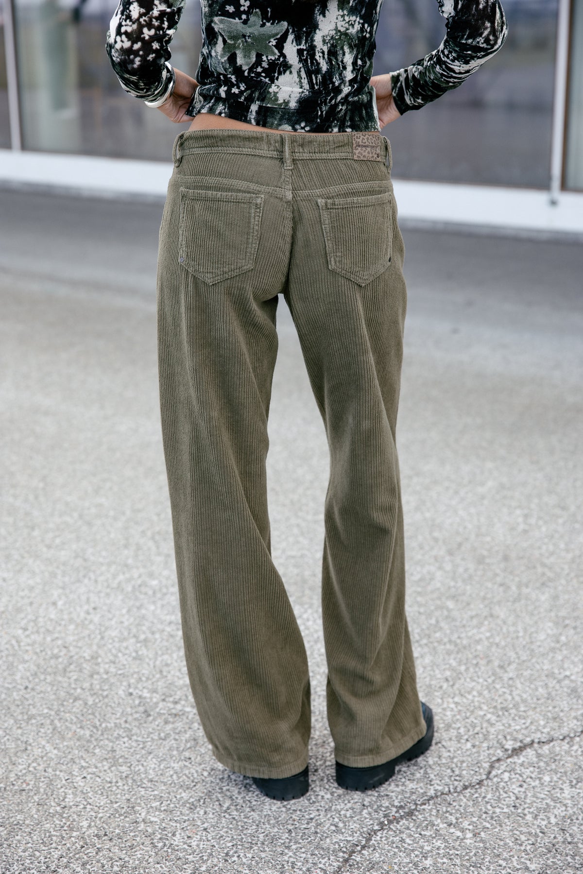 

Low rise wide leg broek Dames Agatha Veluto forest night | Freeman T. Porter