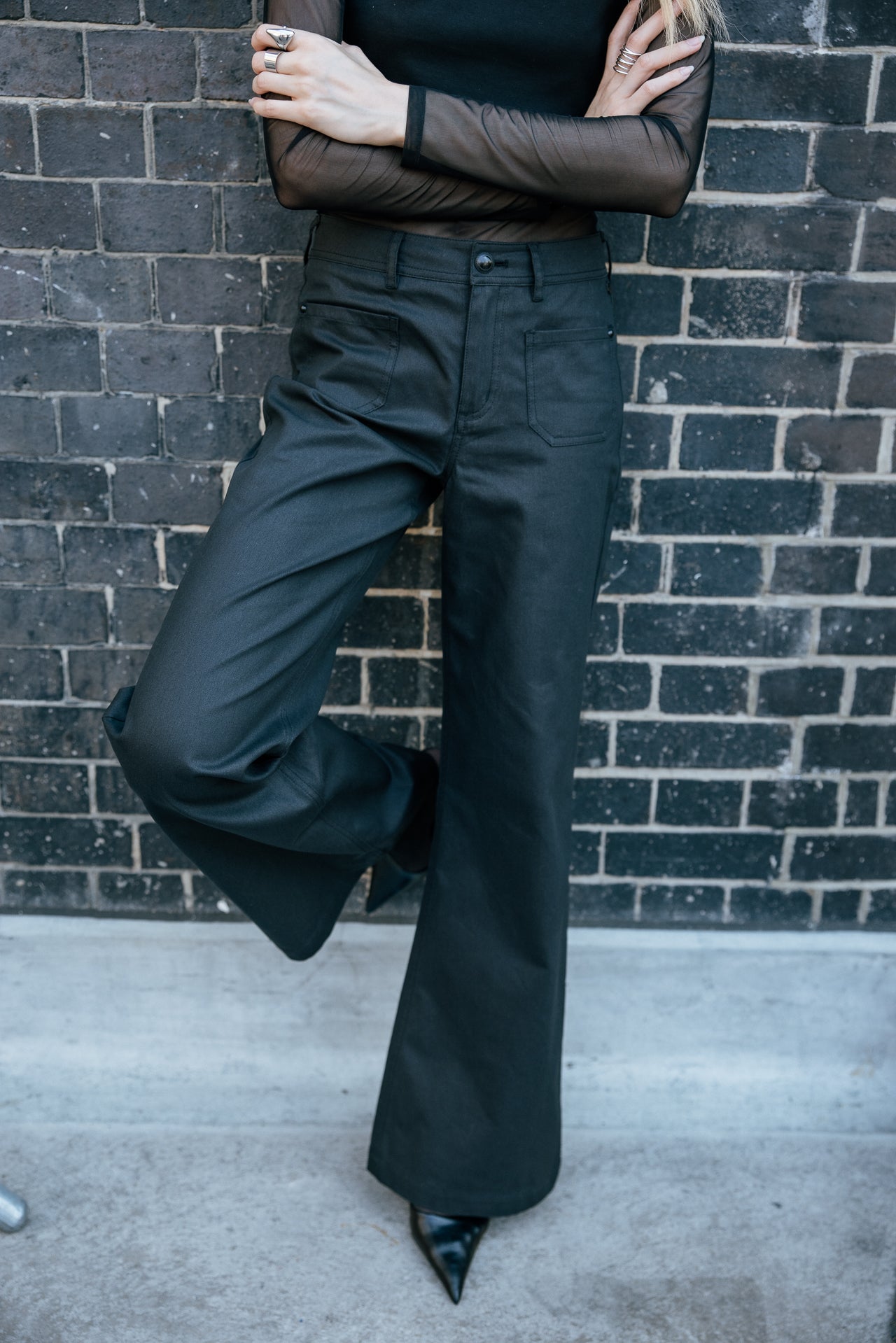 

Pantalon large Femme Jessy Coated black | Freeman T. Porter