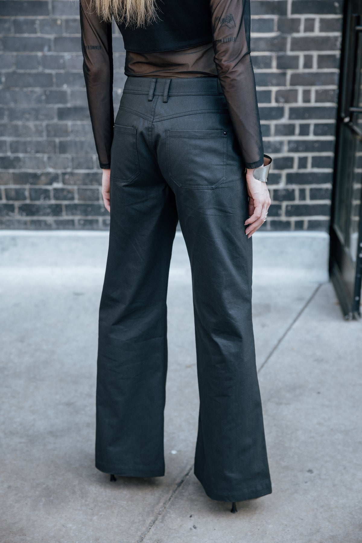 

Pantalon large Femme Jessy Coated black | Freeman T. Porter