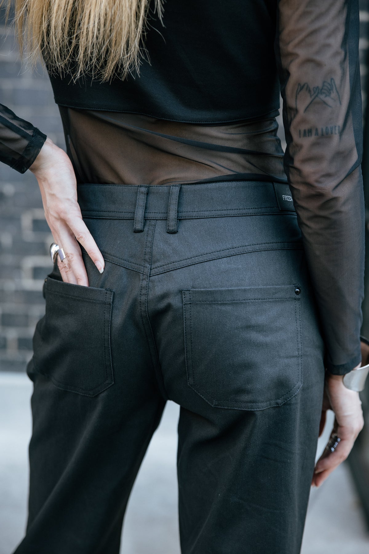 

Pantalon large Femme Jessy Coated black | Freeman T. Porter