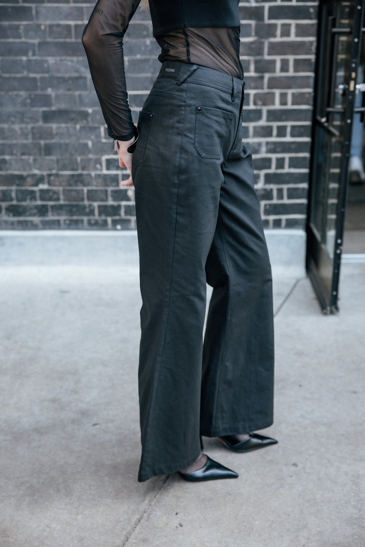   
            

Weite Hose Damen Jessy Coated black | Freeman T. Porter
          