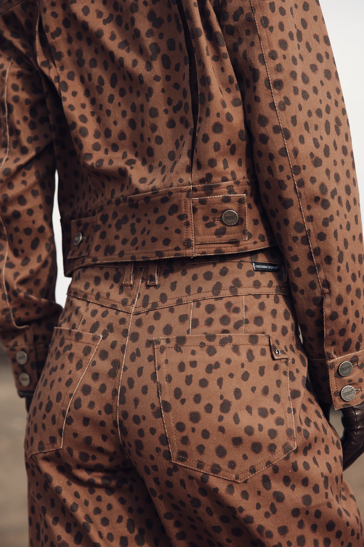 
              

Pantalon boyfriend 7/8 taille mi-haute Femme Robyn Sika cinnamon | Freeman T. Porter
            