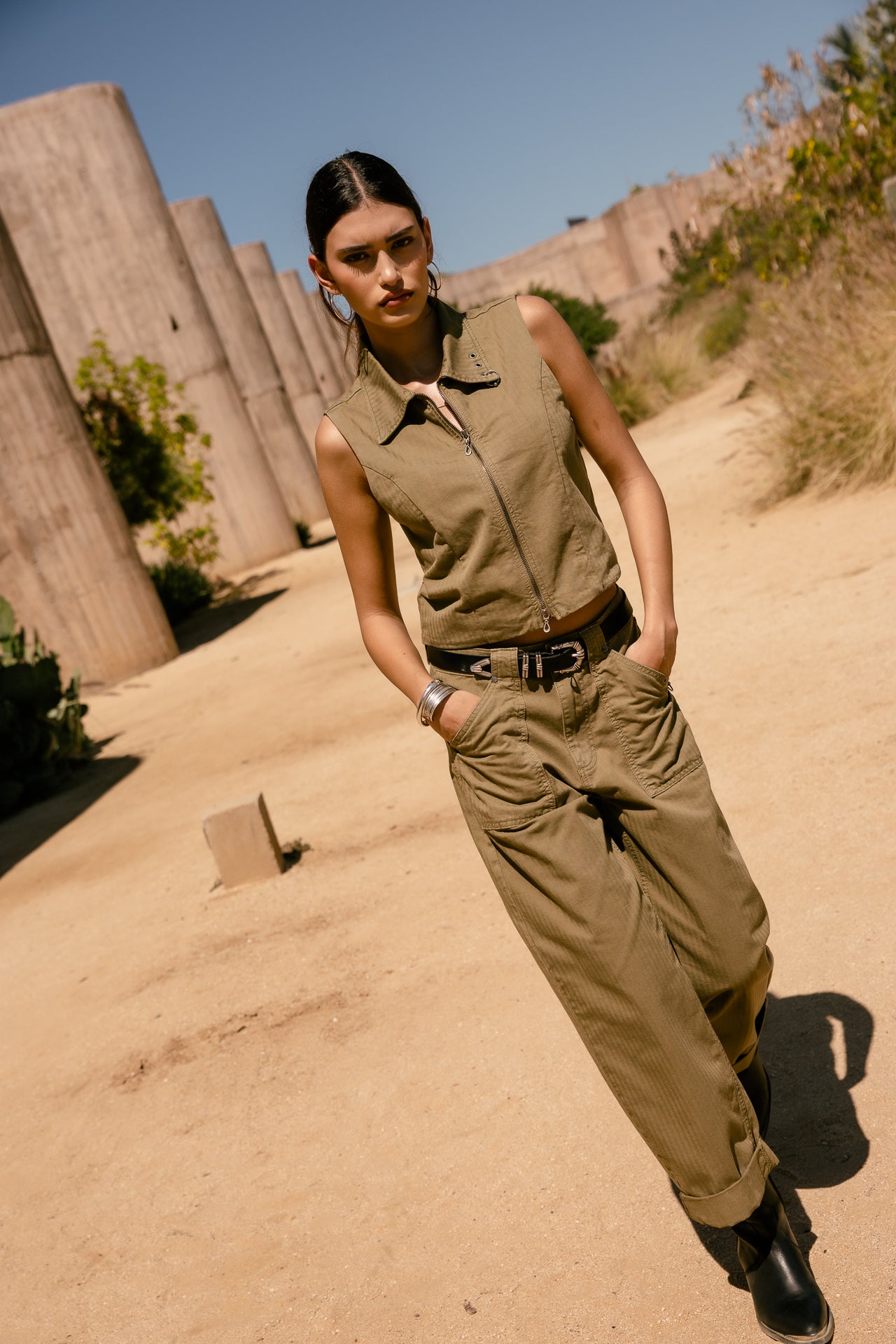 

Pantalon jambes ballon Femme Naya Yolo martini olive | Freeman T. Porter