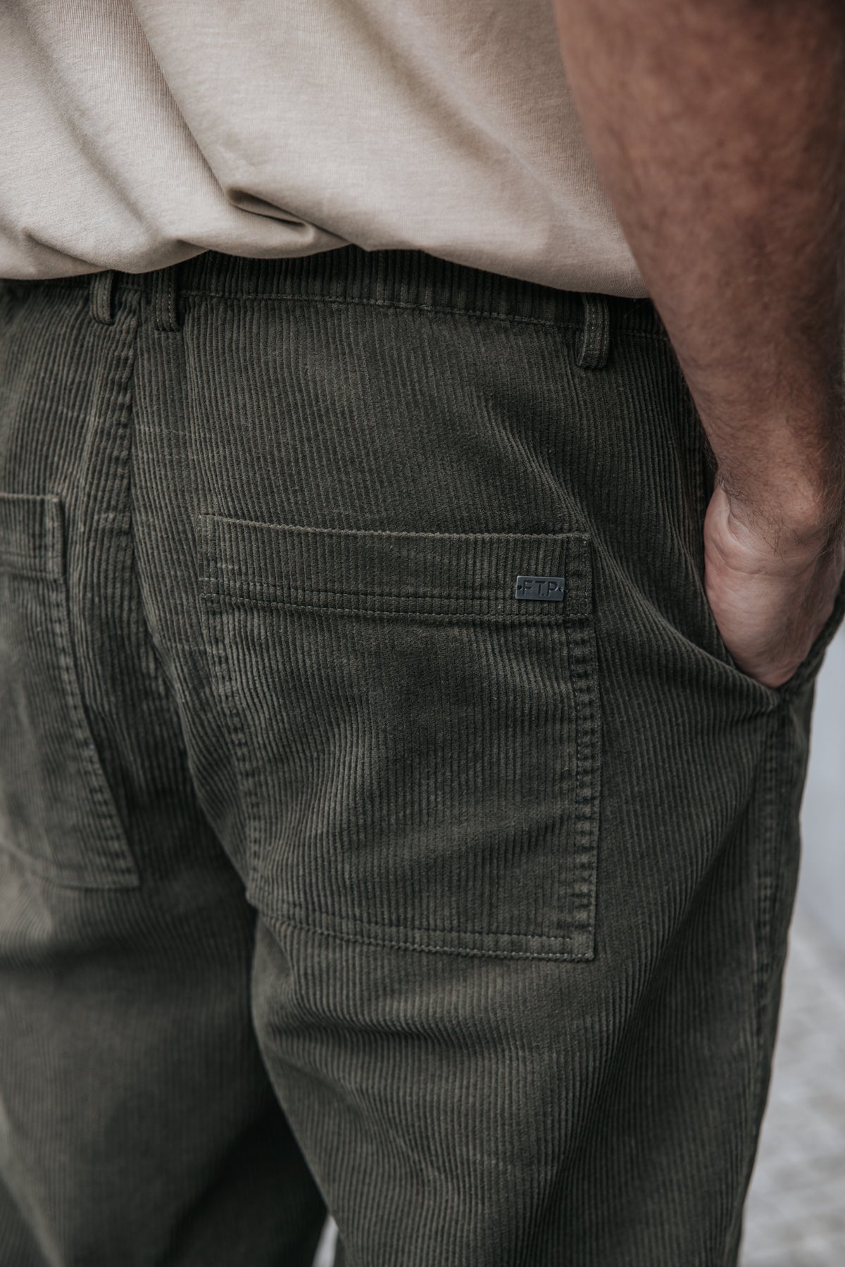 

Corduroy trousers Men Yoric Corduroy olive night | Freeman T. Porter