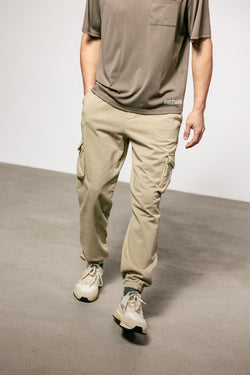 

Pantalón jogger Hombre Miles Alpha beige | Freeman T. Porter