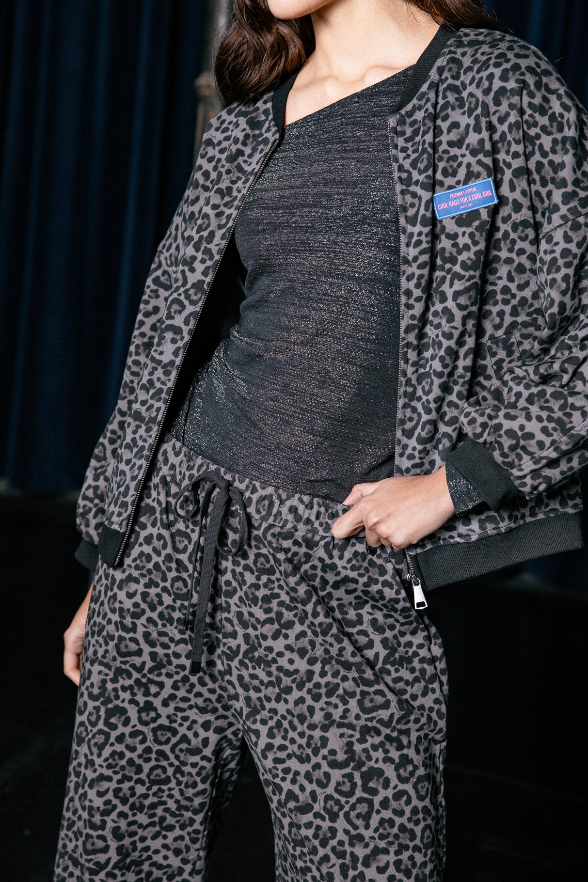 
              

Printed jogger pants Women Vamor Leo grey | Freeman T. Porter
            