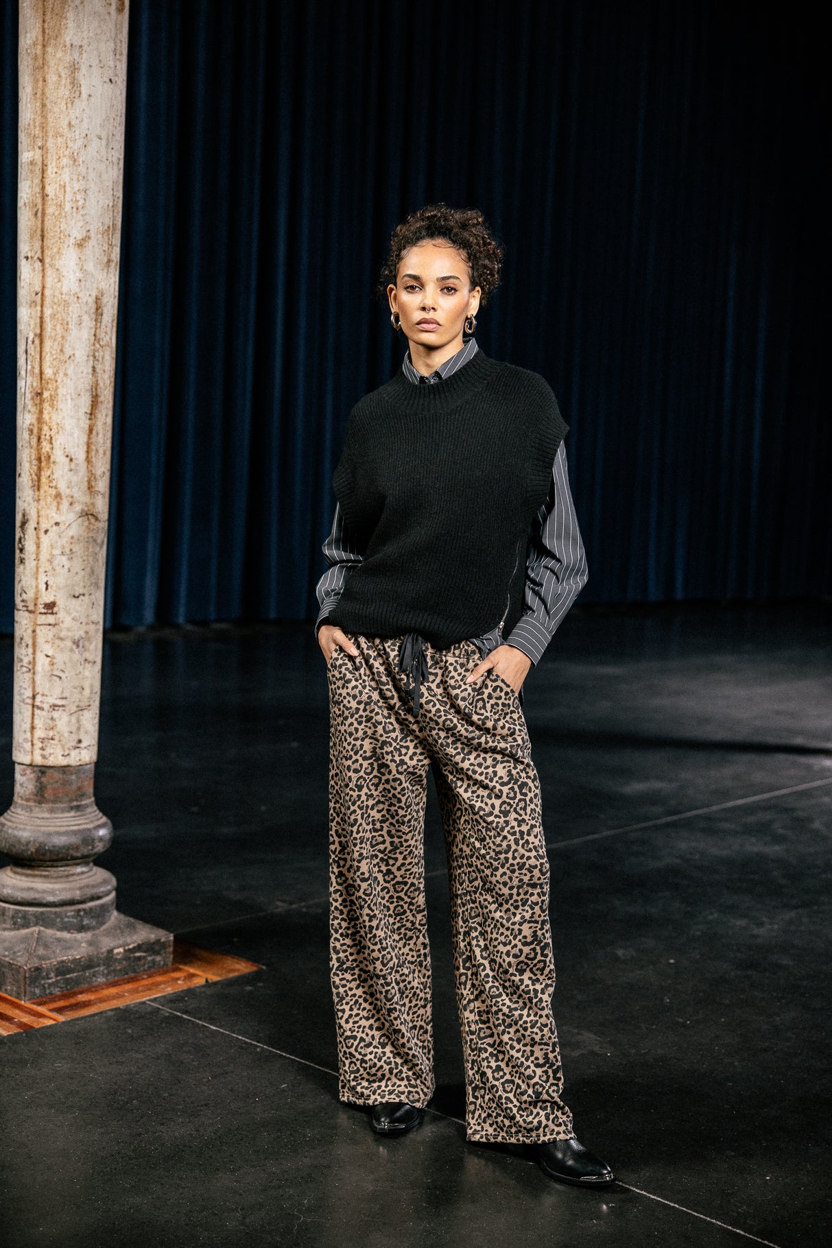   
            

Printed jogger pants Women Vamor Leo natural beige | Freeman T. Porter
          