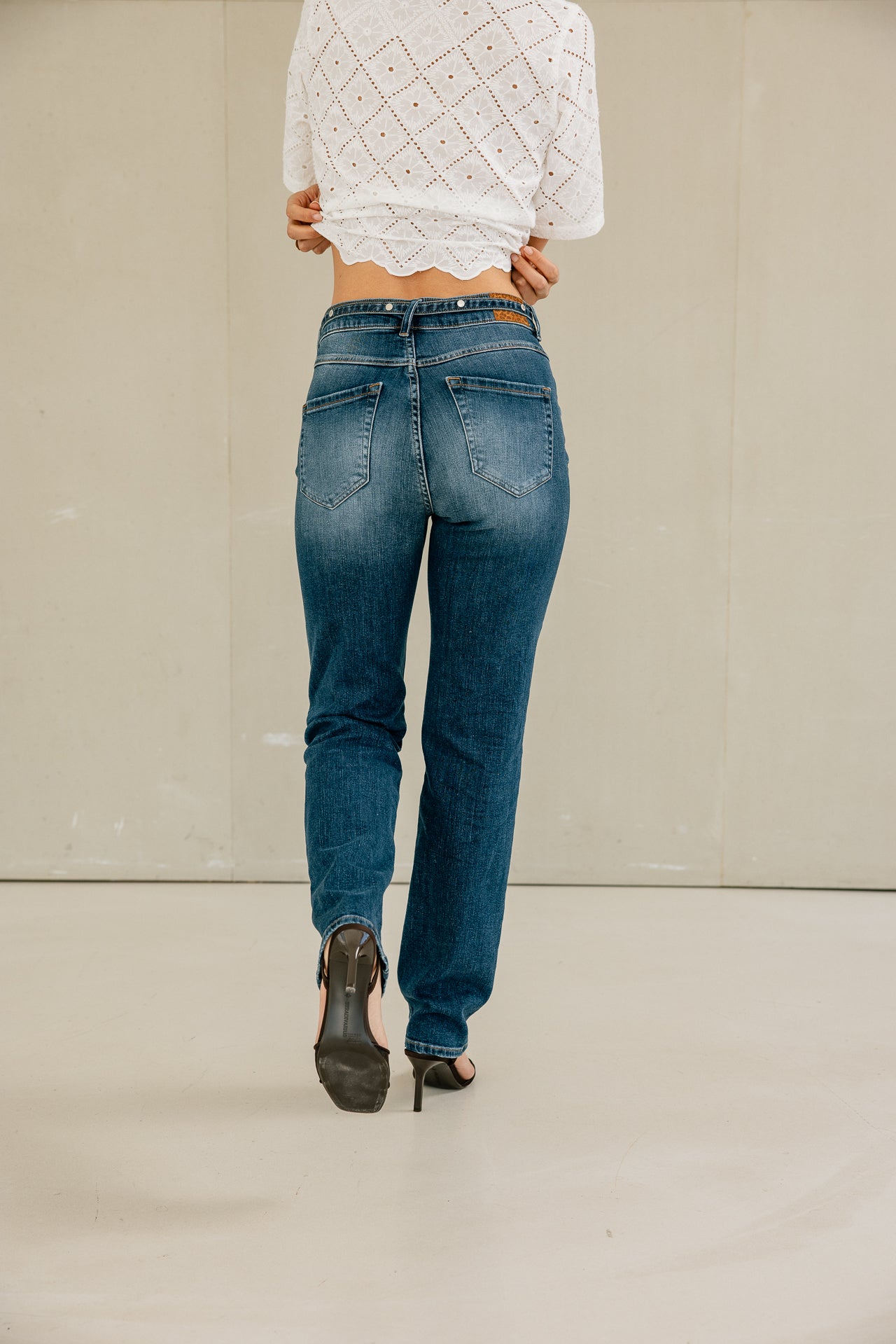 

Jeans droit taille haute Femme Scarlett Long samba dark damage | Freeman T. Porter