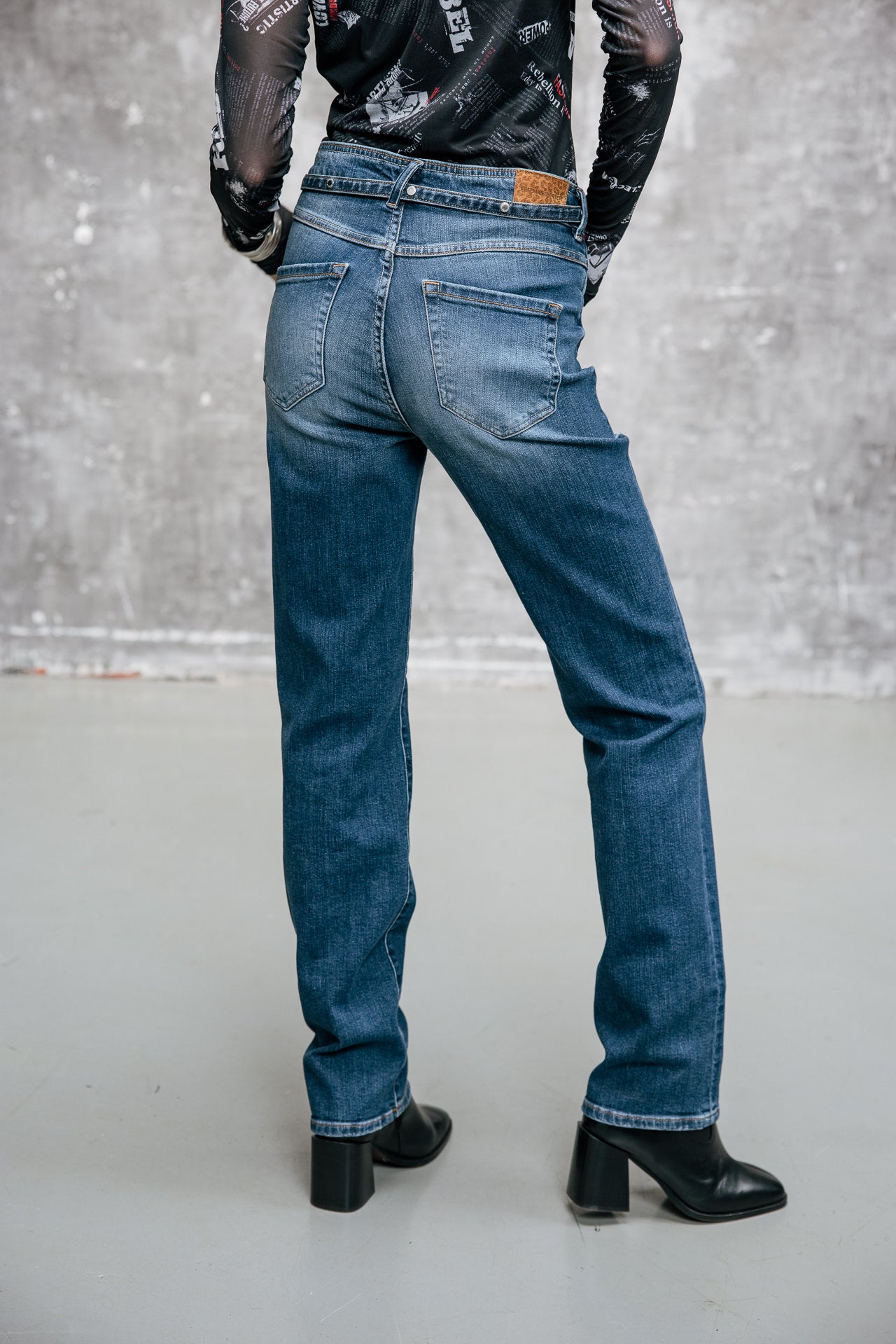
              

Hoge taille jeans Dames Scarlett Long samba dark | Freeman T. Porter
            