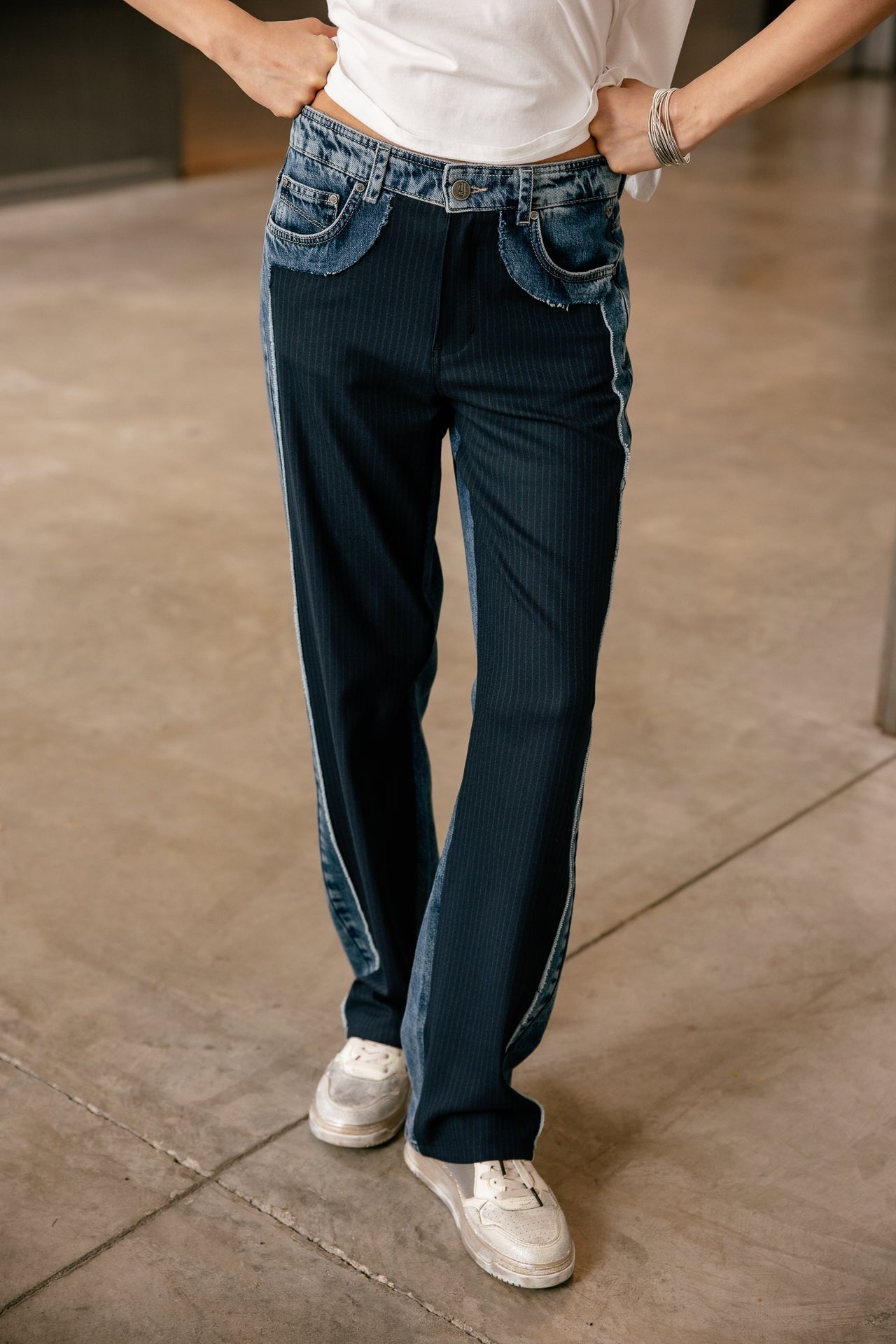   
            

Jeans droit taille haute Femme Scarlett Long barsen mix | Freeman T. Porter
          