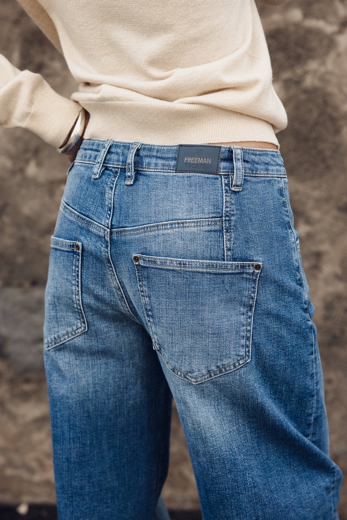 

Super Barrel Jeans Mid-Rise Damen April siberia | Freeman T. Porter