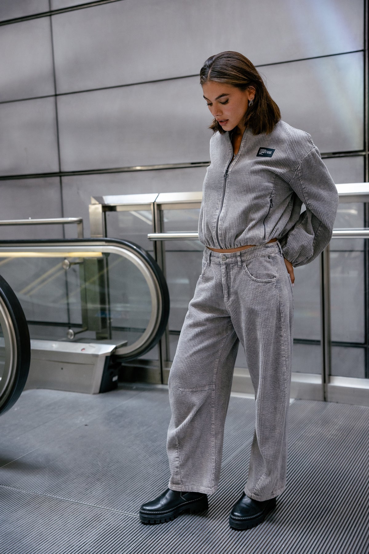 

Pantalón barrel de terciopelo Mujer April Polar charcoal grey | Freeman T. Porter