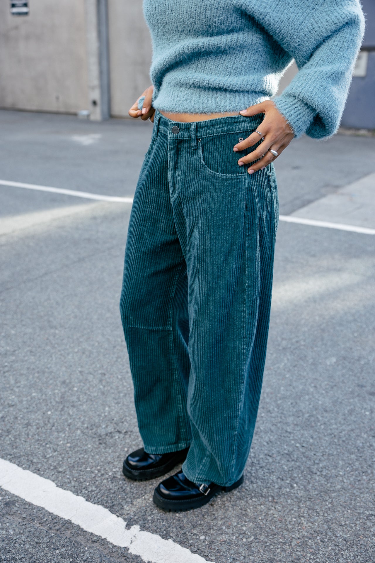

Pantalon Barrel en velours Femme April Polar green gables | Freeman T. Porter