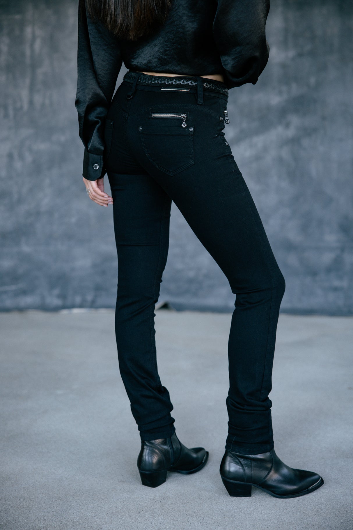 

Röhrenjeans Frau Alexa Slim black | Freeman T. Porter