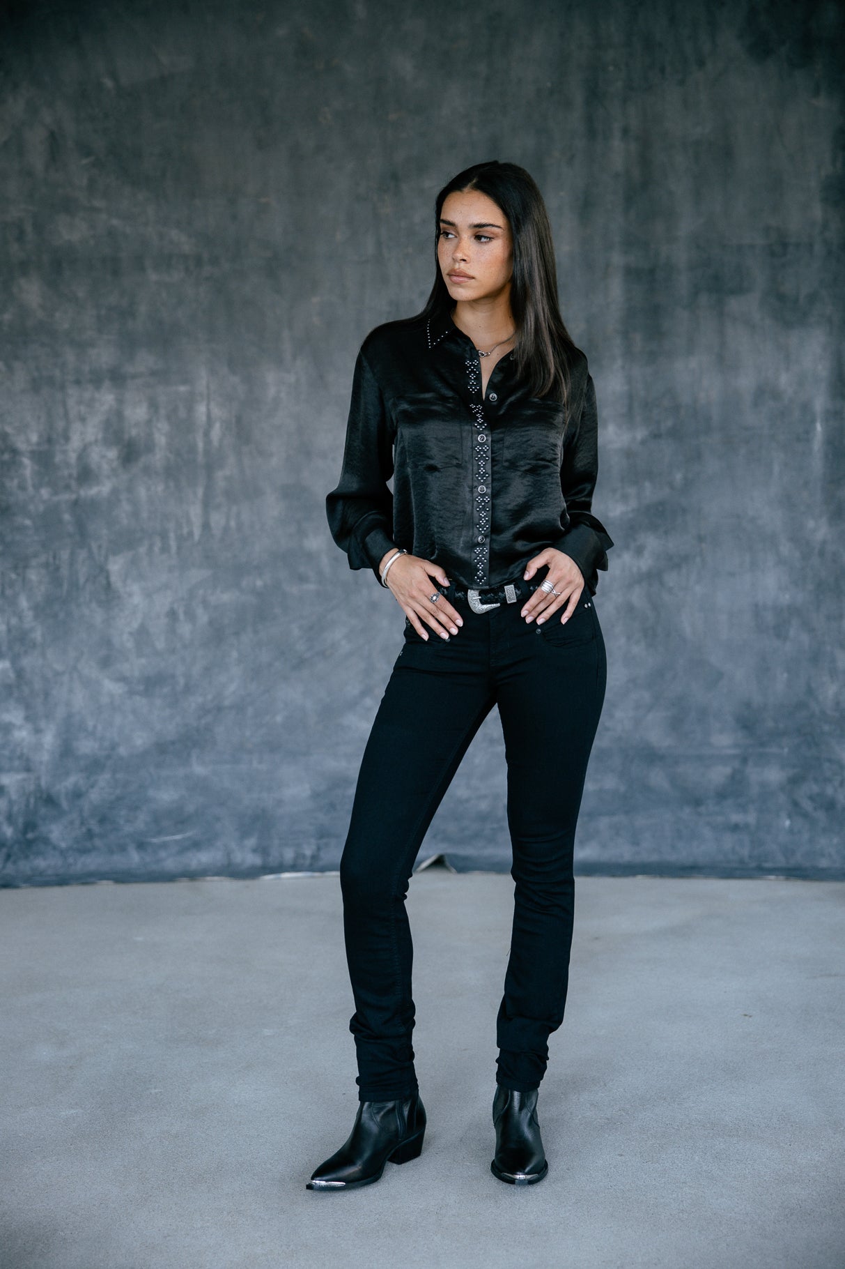 

Röhrenjeans Frau Alexa Slim black | Freeman T. Porter
