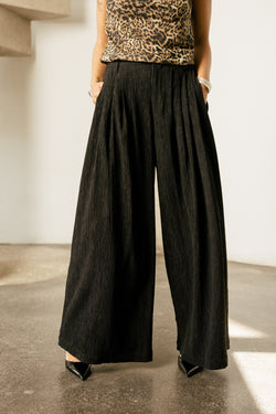

Pantalon large fluide côtelé Femme Drew Broody black | Freeman T. Porter