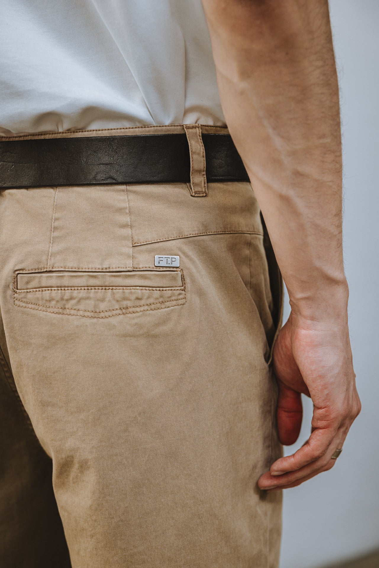 

Pantalon chino Homme Bruce Mazaro sand | Freeman T. Porter
