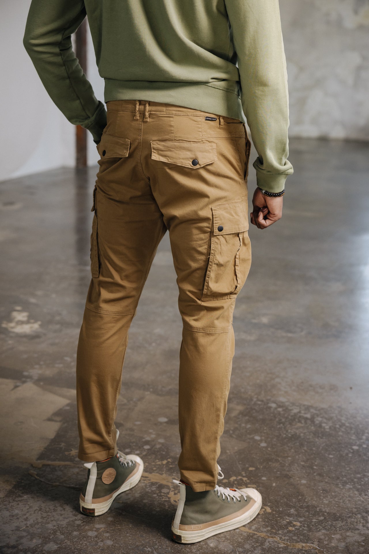 

Cropped-Hose Mann Hugo Blunt kelp | Freeman T. Porter