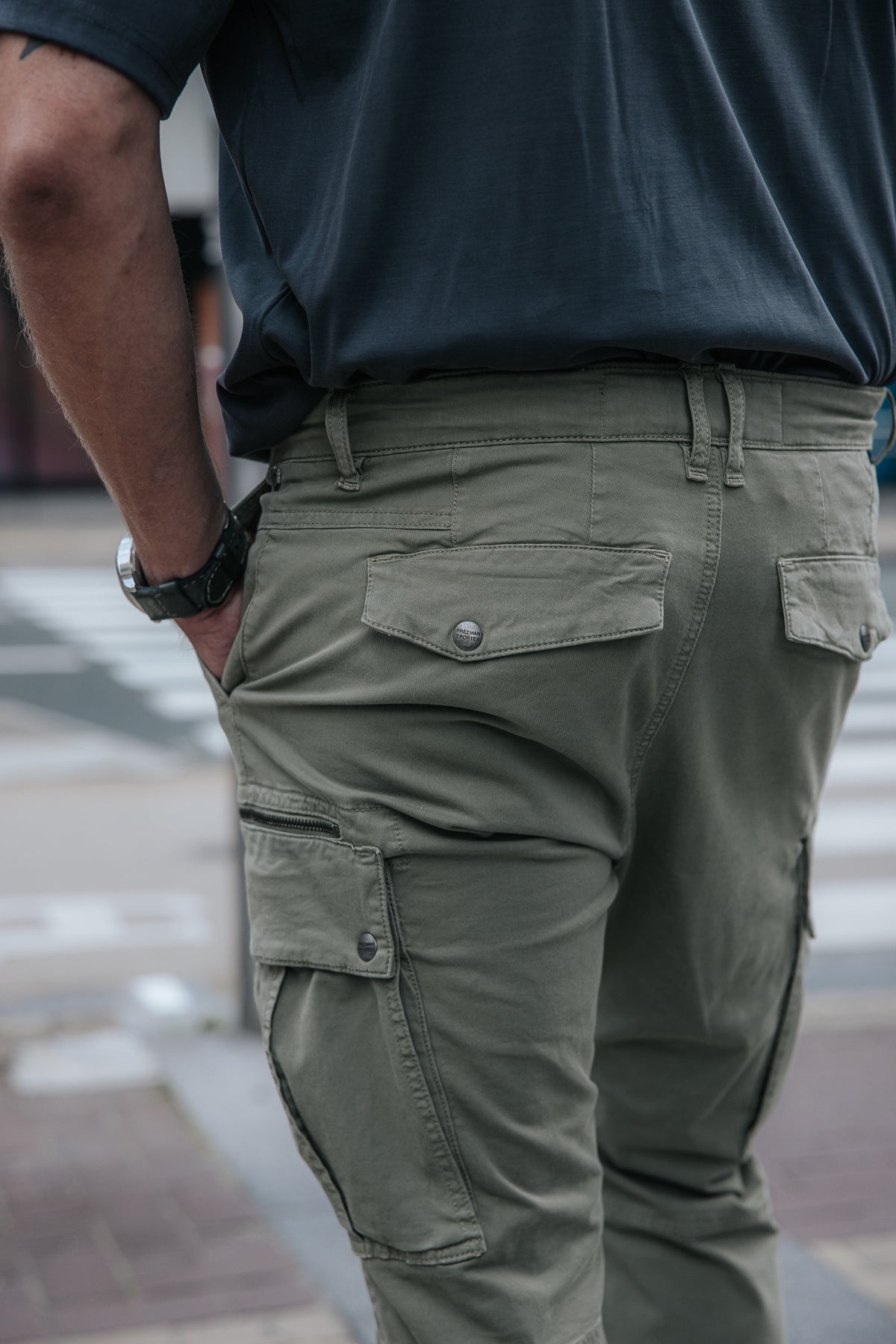 

Cargohose Herren Hugo Zip Oregon deep lichen green | Freeman T. Porter