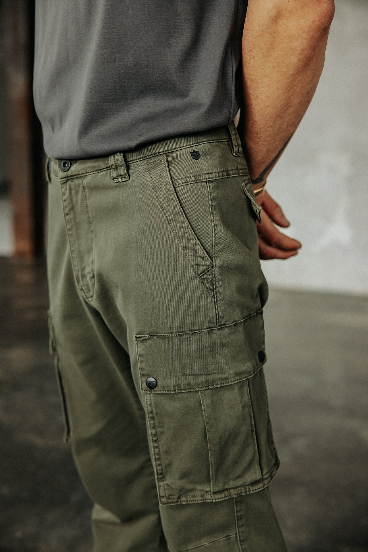 

Cargo pants Men Davy Defense olive night | Freeman T. Porter