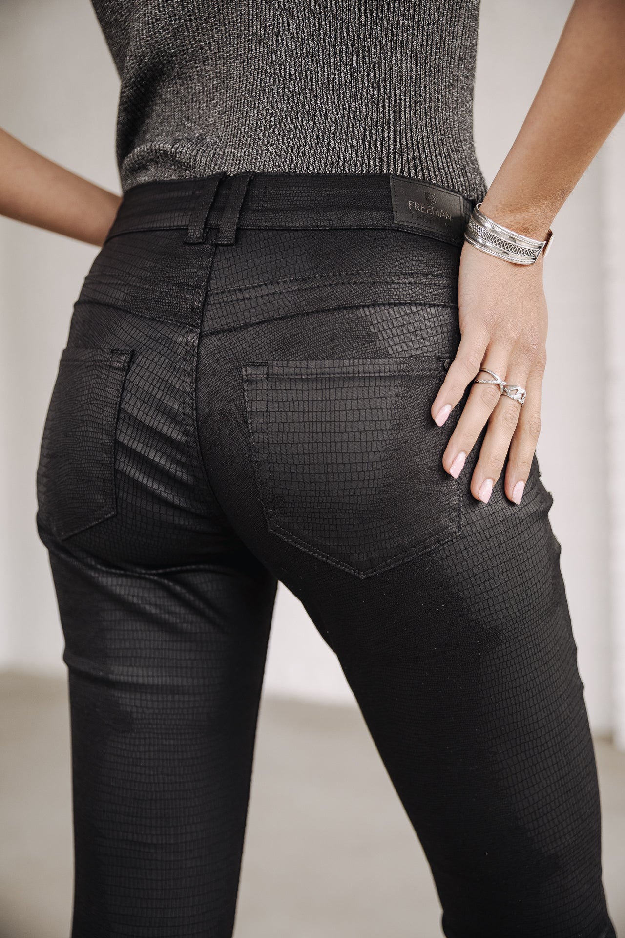 

Pantalon slim Frau Kaylee Boalina black | Freeman T. Porter