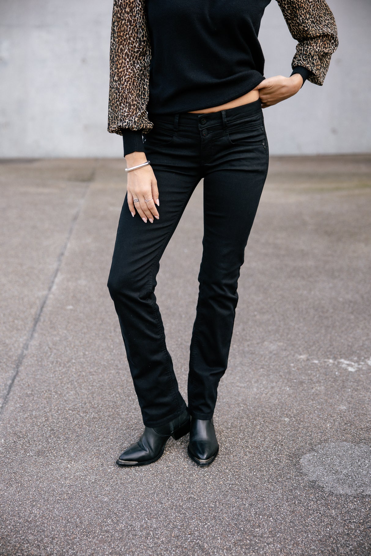   
            

Jeans droit Frau Madie black | Freeman T. Porter
          