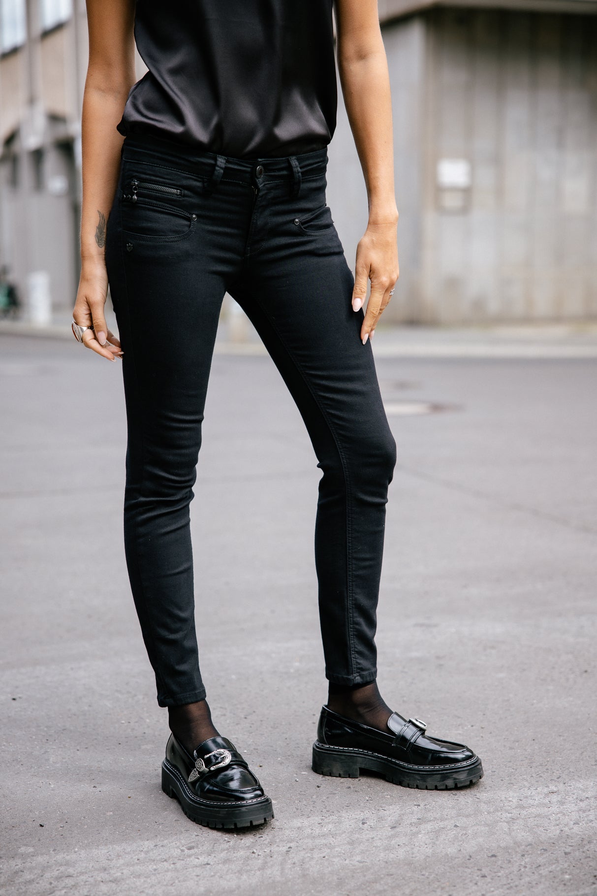   
            

Slim jeans Woman Alexa Cropped black | Freeman T. Porter
          