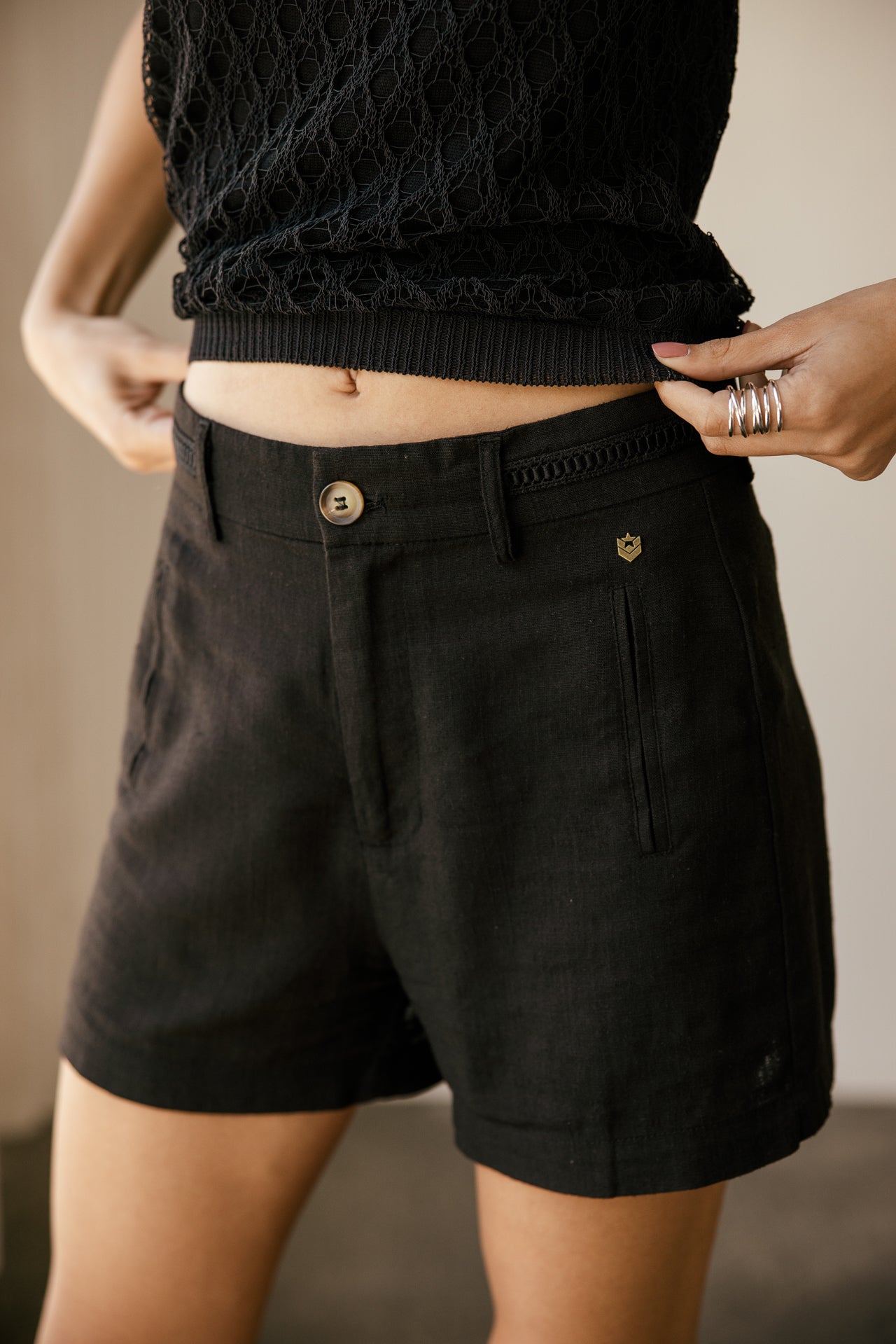 
              

Fließende Leinen-Shorts Damen Flavie black | Freeman T. Porter
            