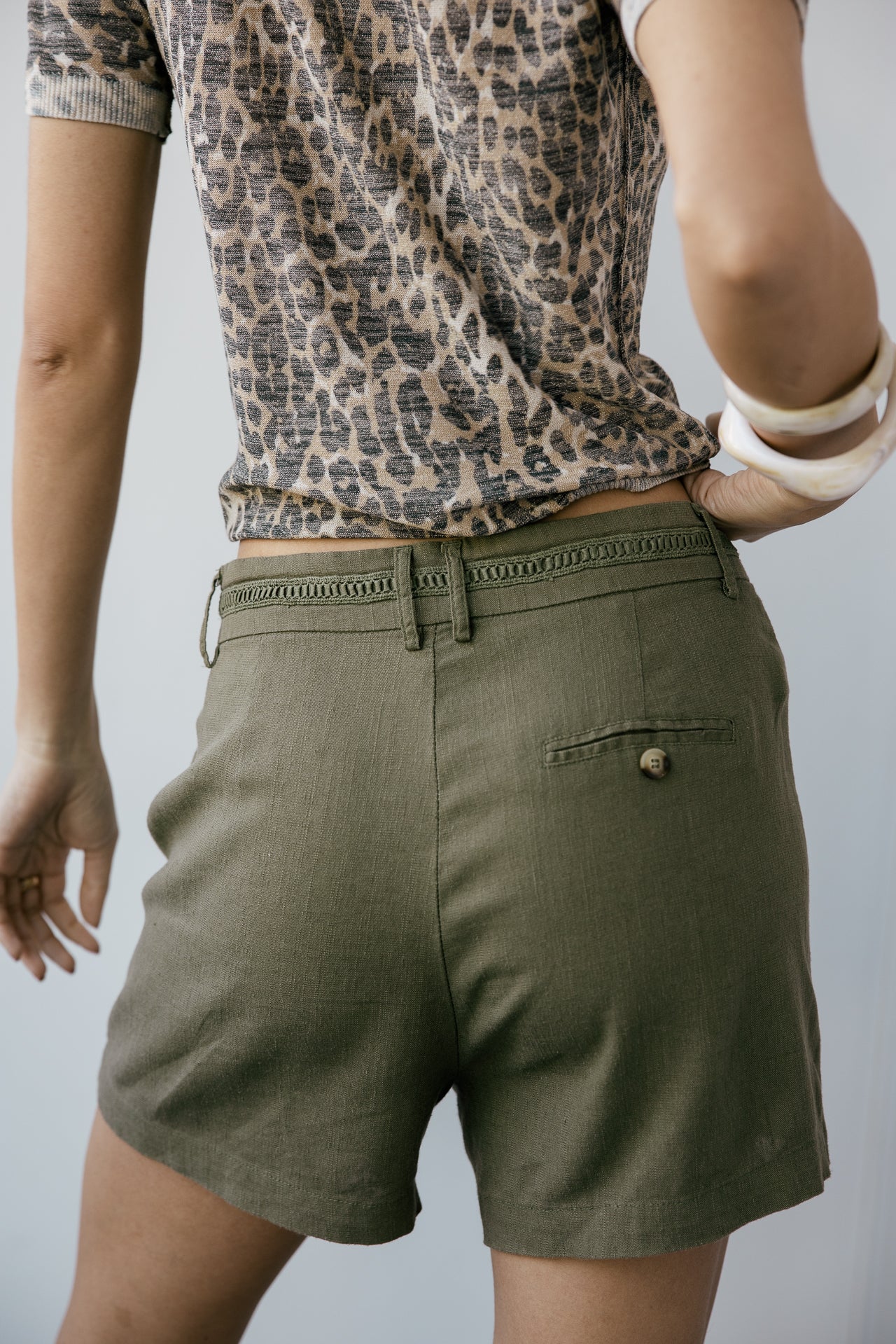 
              

Fließende weite Leinen-Shorts Damen Flavie Plain Linen martini olive | Freeman T. Porter
            
