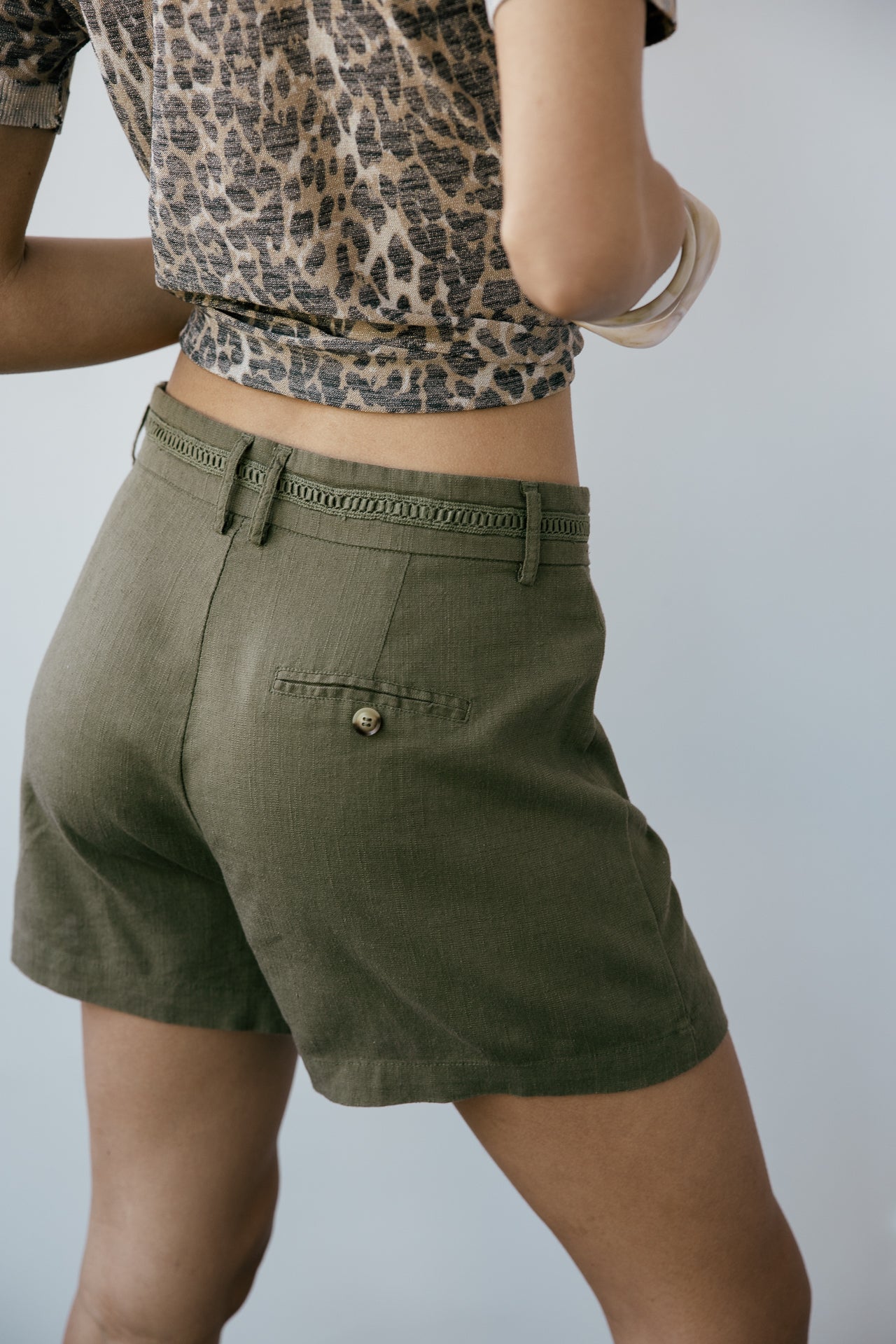

Fließende weite Leinen-Shorts Damen Flavie Plain Linen martini olive | Freeman T. Porter
