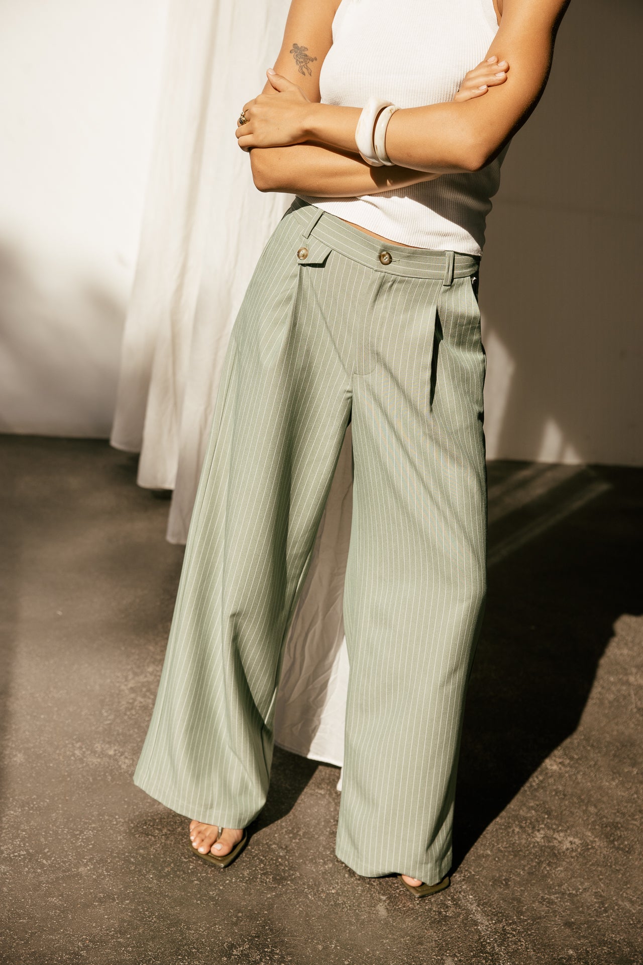 

Pantalon large taille haute rayé à pinces Femme Alison Looney lily pad | Freeman T. Porter