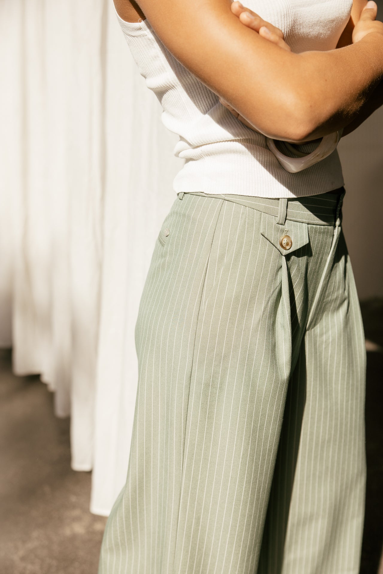 

Pantalon large taille haute rayé à pinces Femme Alison Looney lily pad | Freeman T. Porter